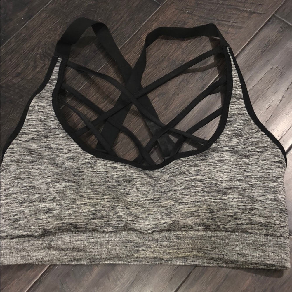 Victoria Sport Strappy Sports Bra